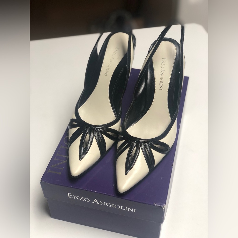 Enzo Angiolini Size 7 Medium Two-Tone Pointed Slingback Pumps in Ivory and Black